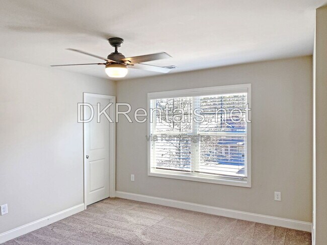 Building Photo - 582 Warrenton Run Dr