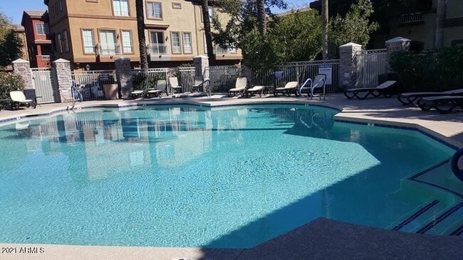 Building Photo - 1920 E Bell Rd