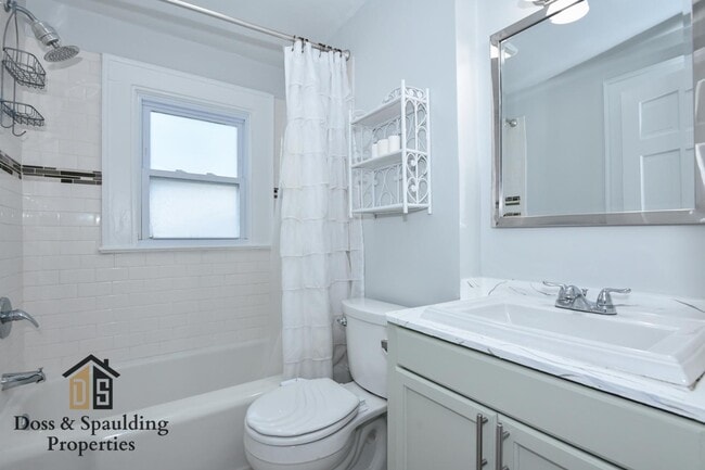 Building Photo - 409 Richardson Ave