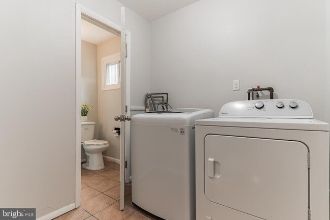 Laundry - main level - 215 Thistle Dr