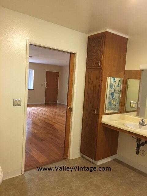 Building Photo - 11508 Moorpark St