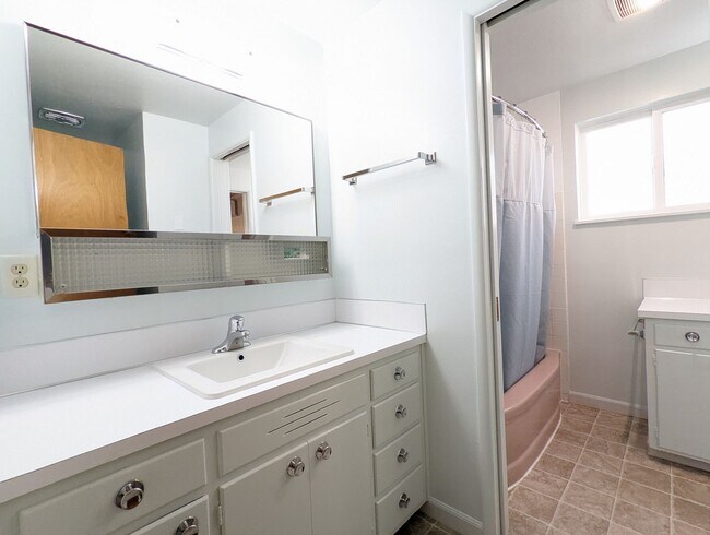Building Photo - Great 3-Bedroom, 1.5-Bath Home In South Eugene!