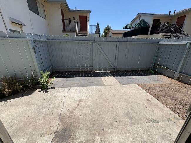 Building Photo - 2244 E Joana Dr