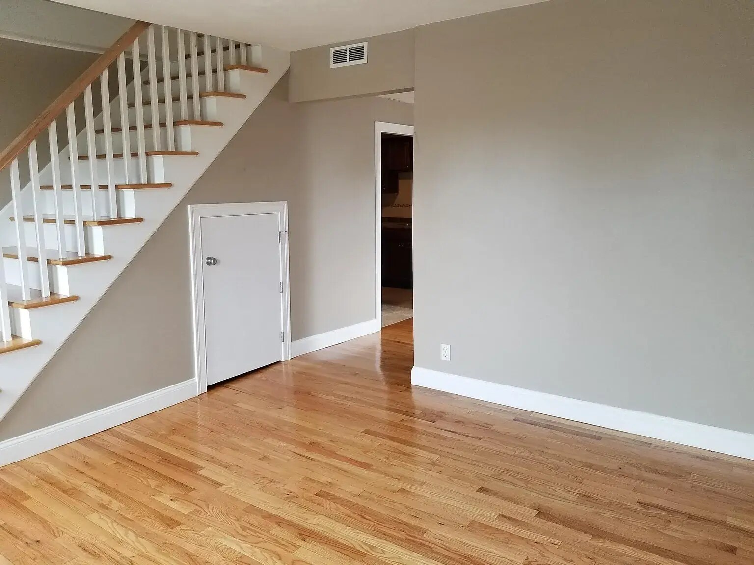 Living Space - 1190 Plymouth Ave