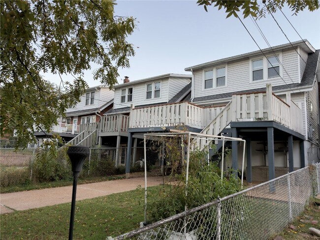 Building Photo - 6015 Elizabeth Ave