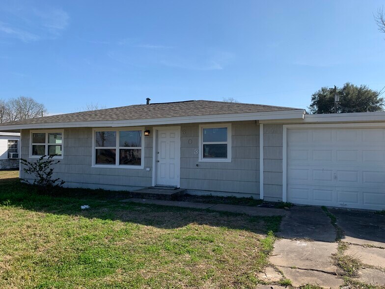 Building Photo - 603 Wisteria St