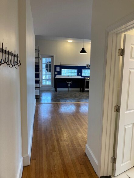 entry hall - 2110 E Clearfield St