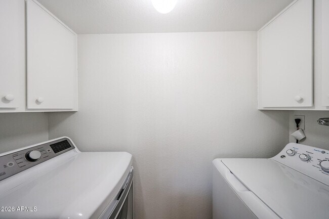 Building Photo - 8333 E Orange Blossom Ln