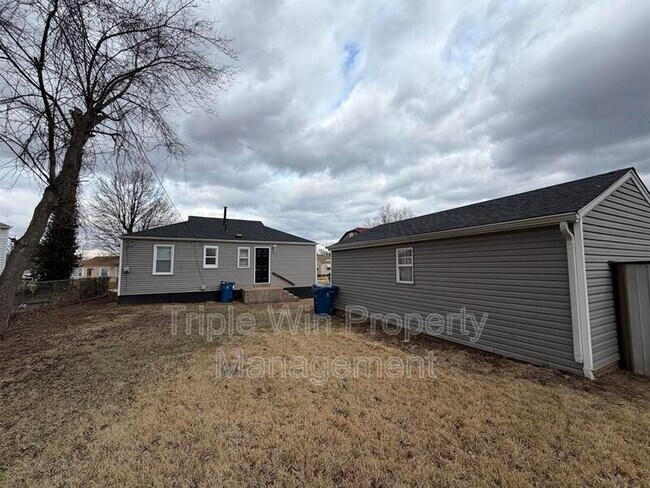 Building Photo - 8138 Blanchard Dr