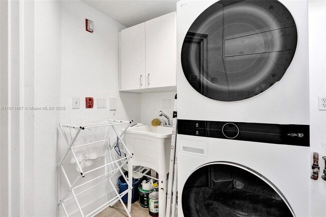 Building Photo - 19111 Collins Ave