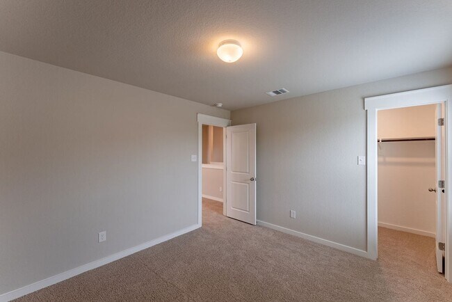 Building Photo - 2246 Rocoso Trl