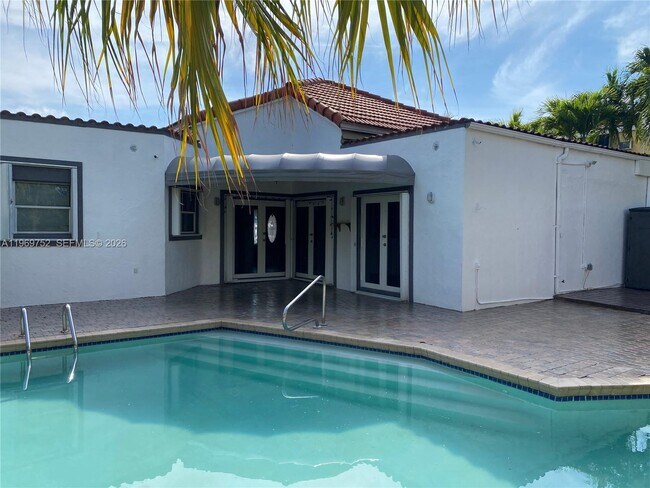 Building Photo - 720 NW 123rd Ave