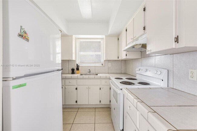 Building Photo - 501 NE 82nd Terrace