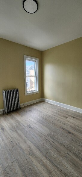 Building Photo - 1030A Elm St