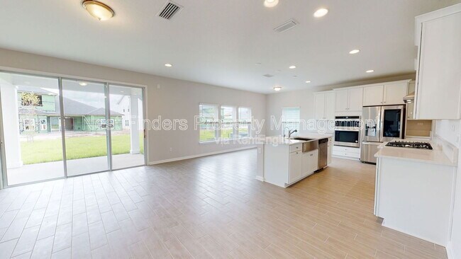 Building Photo - 45 Newton Ln