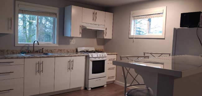 Building Photo - 11429 11th Dr NE