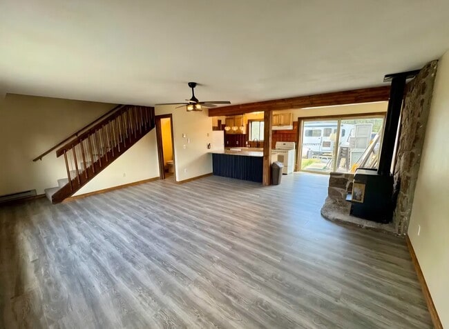 Building Photo - 587 E Golf Pl