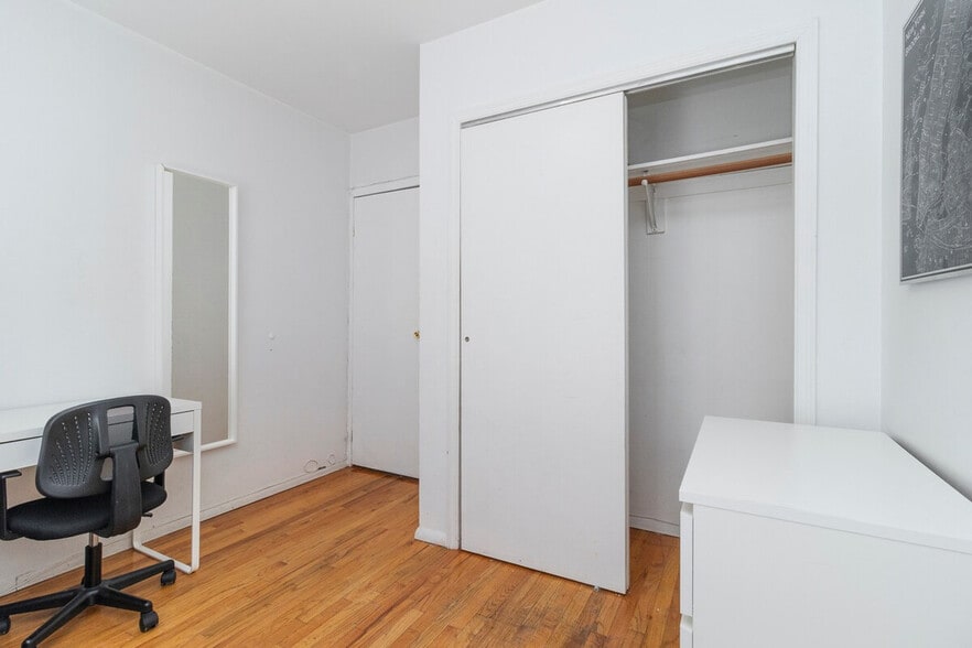 Building Photo - 215 B E 95th St