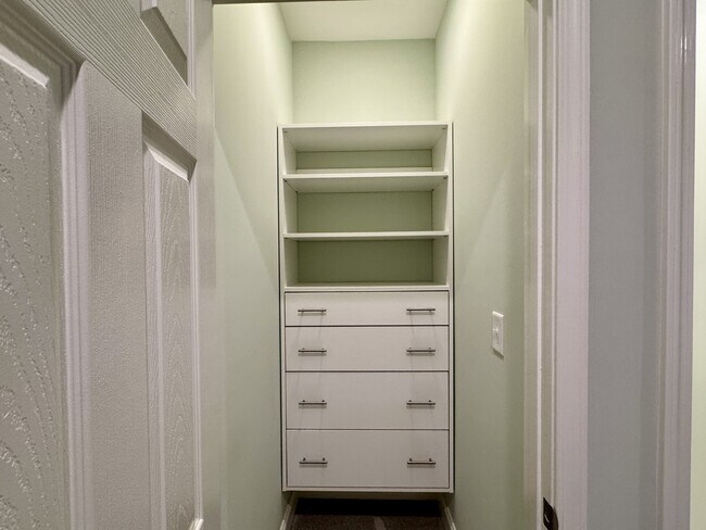 Building Photo - 336 Jacksonian Way