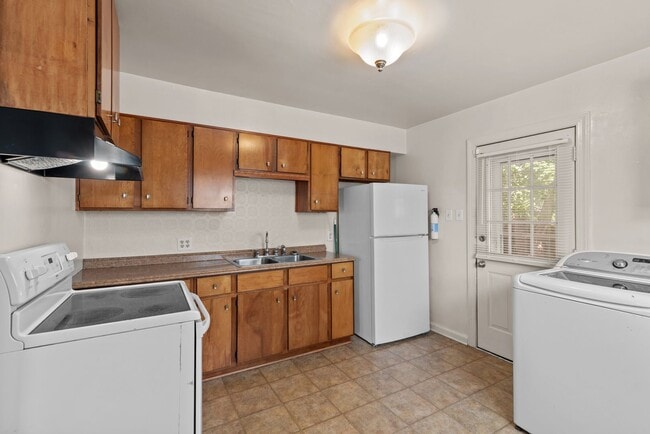 Building Photo - 3002 Woodrow St