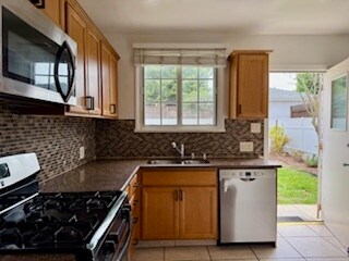 Building Photo - 6620 W 86th Pl