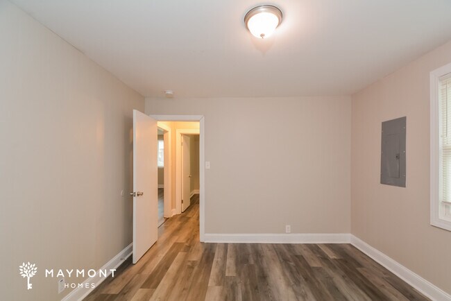 Building Photo - 511 Commonwealth St