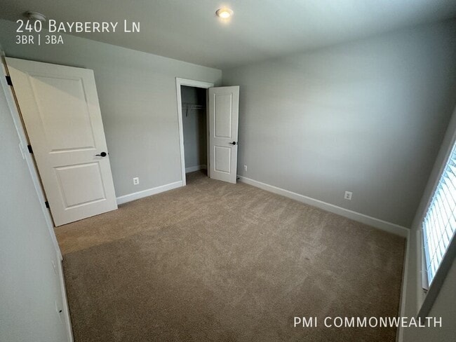 Building Photo - 240 Bayberry Ln