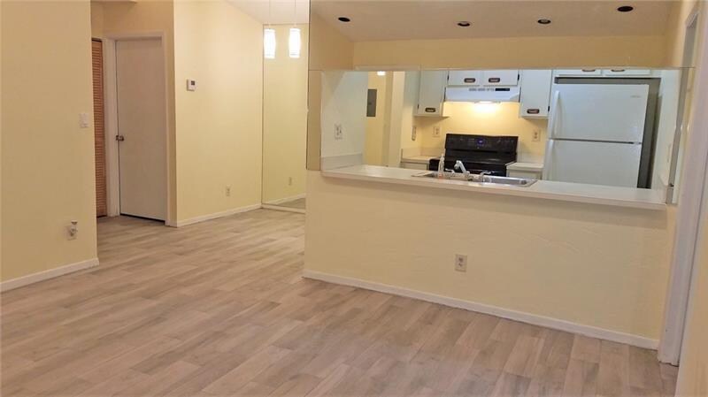 Building Photo - 9466 Boca Cove Cir