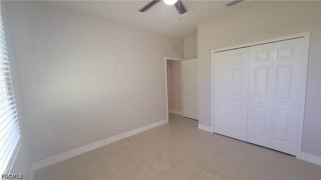 Building Photo - 3208 SW 17th Pl