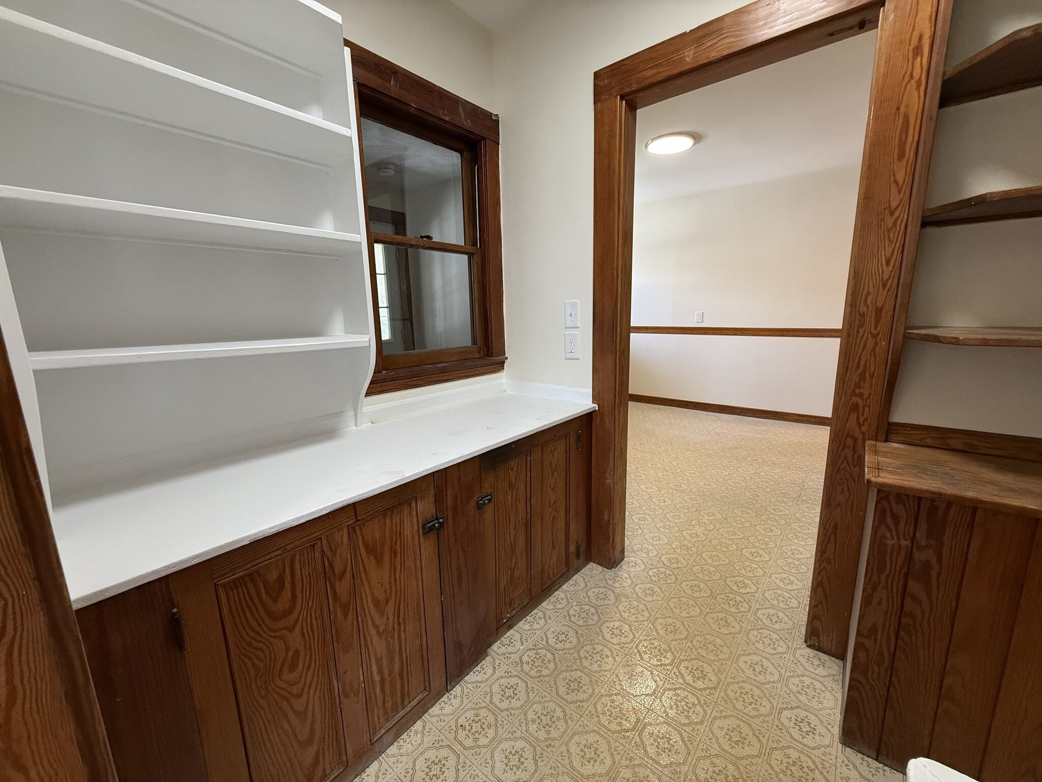 Butler's Pantry - 585 High St
