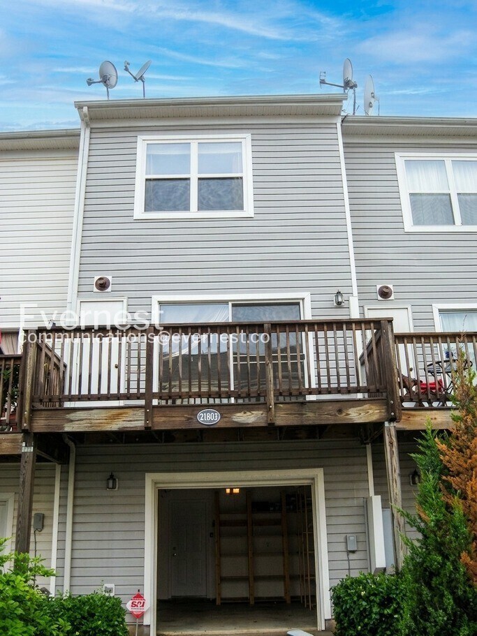 Building Photo - 21803 Flanders Ct