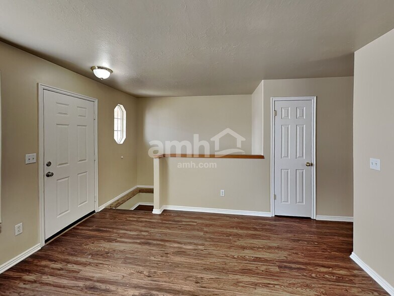 Building Photo - 1401 N 2225 W