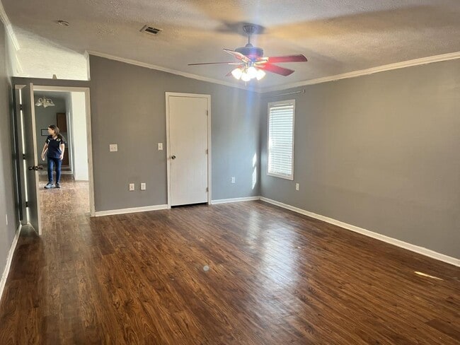 Building Photo - 4670 Calendula Ave