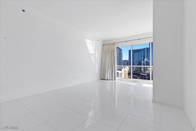 Building Photo - 4525 Dean Martin Dr