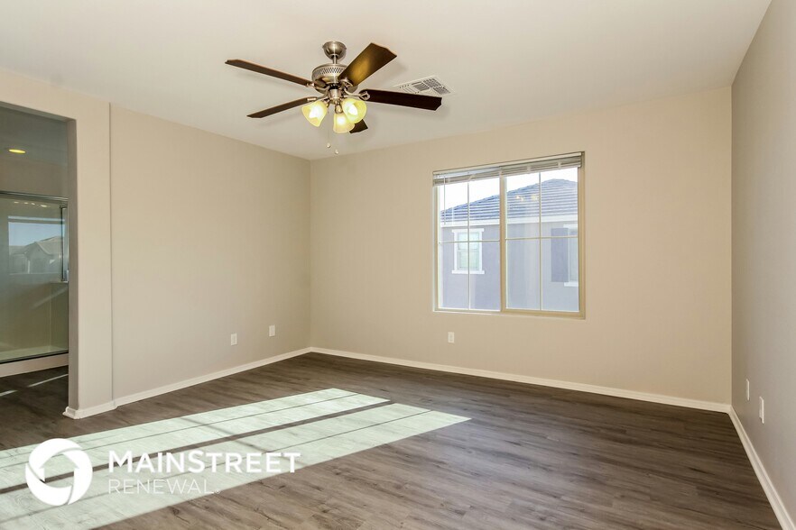 Building Photo - 2822 N 73rd Dr