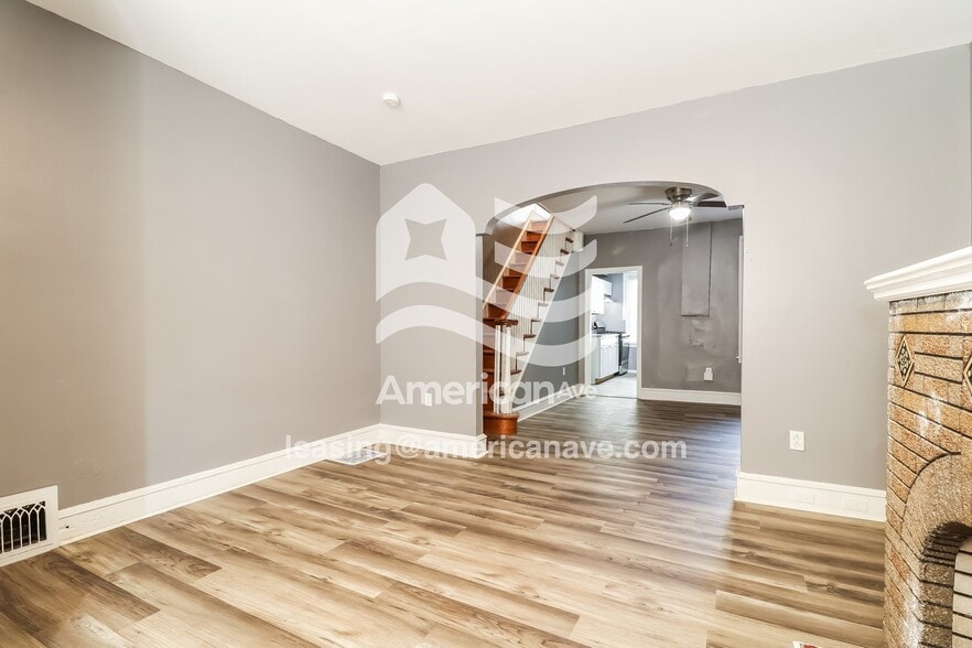 Building Photo - 1345 N Myrtlewood St