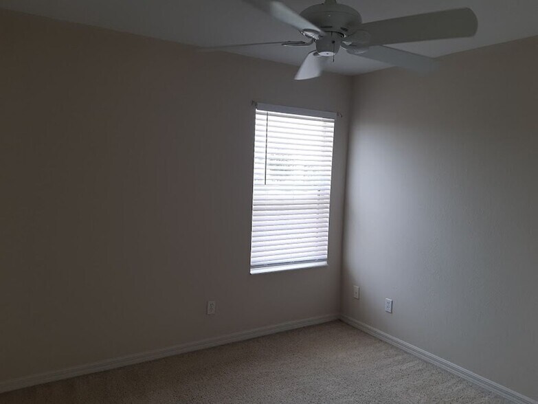 Building Photo - Coming OCT  ! 2 Story 5/  3.5  home in gated community