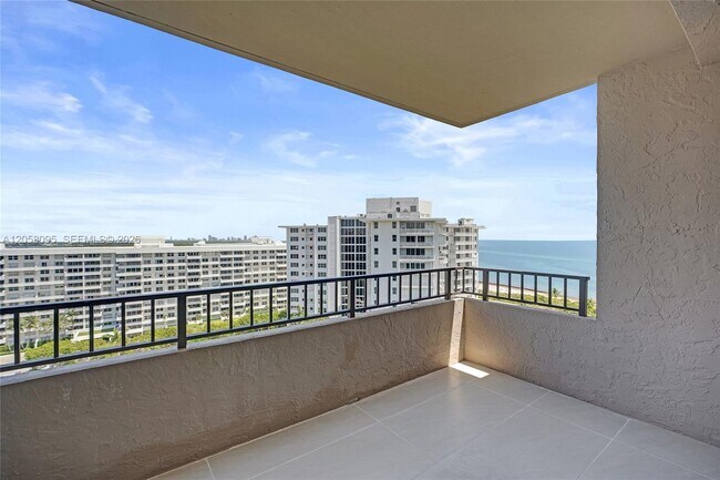 Building Photo - 251 Crandon Blvd