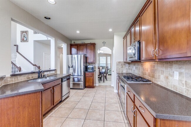 Building Photo - 9412 Fenway Dr