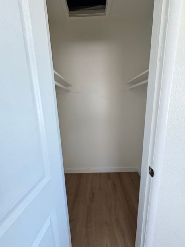 Building Photo - Gorgeous Remodeled 4 bedrooms 2 Bathroom.