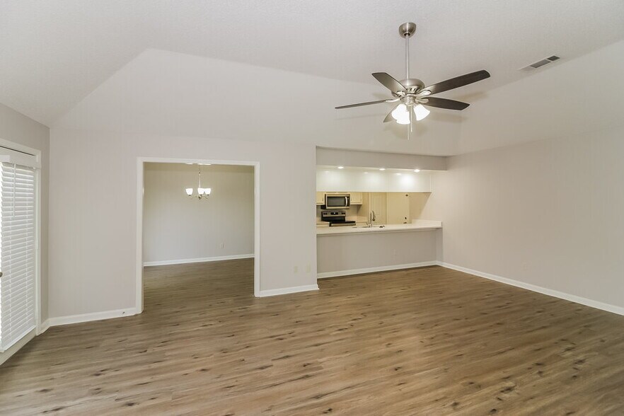Building Photo - 6640 Elmore Ridge Ln