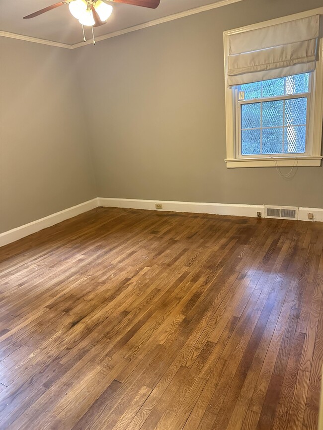 Building Photo - 1517 N Roxboro St