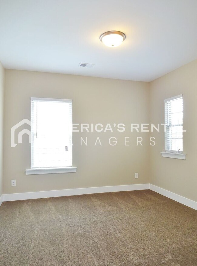 Building Photo - Gorgeous 2 -Story Home for Rent in Lake Cy...