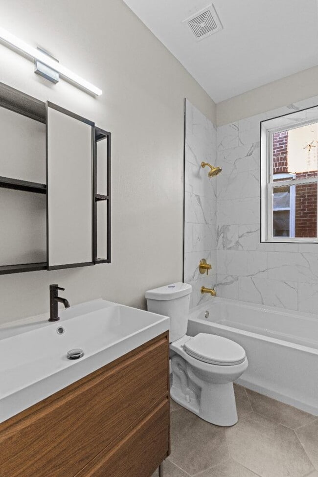 Building Photo - 3518 Iowa Ave