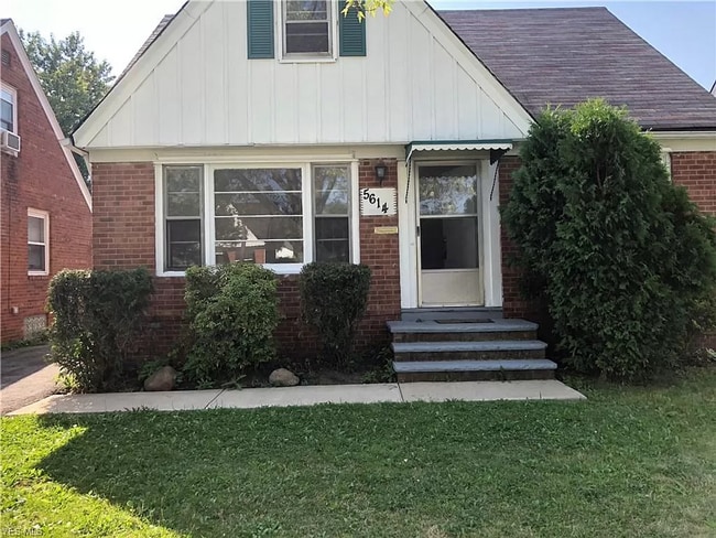 Primary Photo - Beautiful 3 bedroom in Maple Hts
