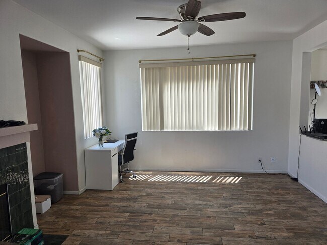 Building Photo - Bright & Spacious Family Home in a Private Gated Community