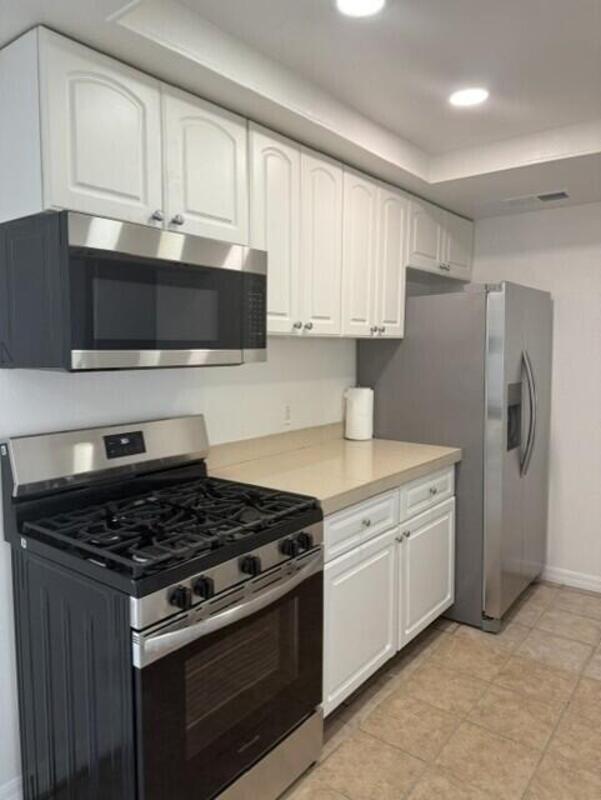 Building Photo - 45 Lakeview Cir