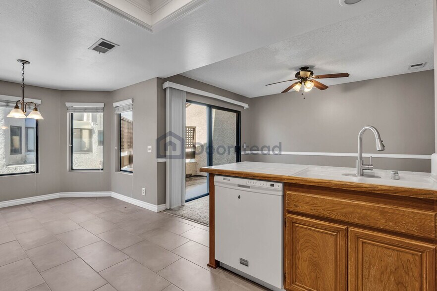 Building Photo - 1 Deerpath Pl