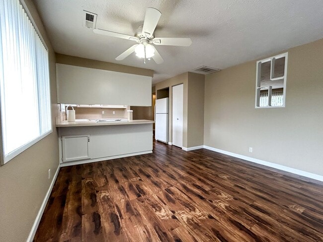 Building Photo - 4998 Arrowood Ct SE