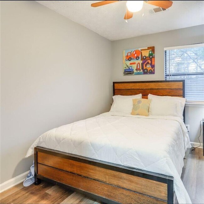 Building Photo - 3468 Deer Trce